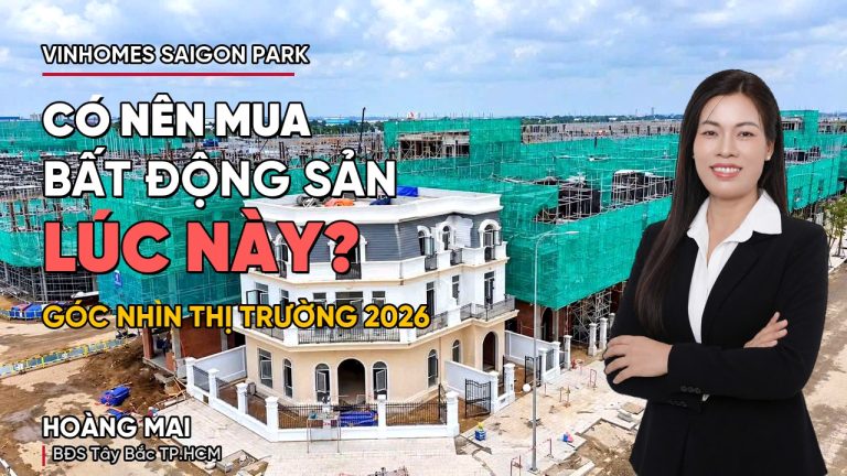 Ảnh bìa: chuyên viên Hoàng Mai bên công trường Vinhomes Saigon Park, chữ Có nên mua bất động sản lúc này